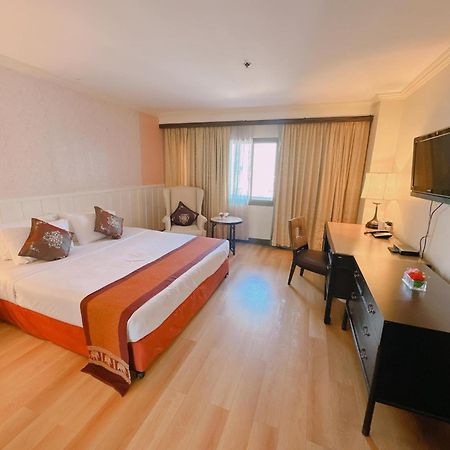 Princeton Bangkok Luaran gambar