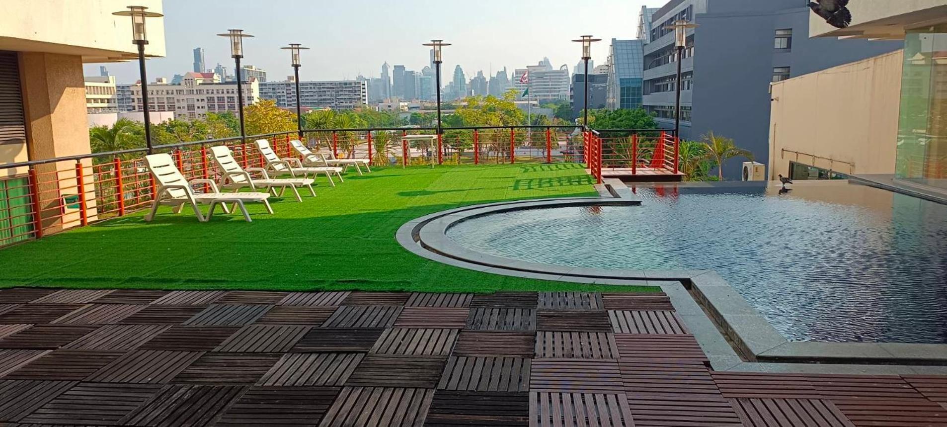 Princeton Bangkok Luaran gambar