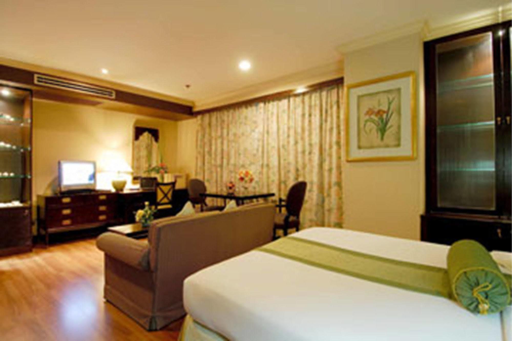 Princeton Bangkok Luaran gambar